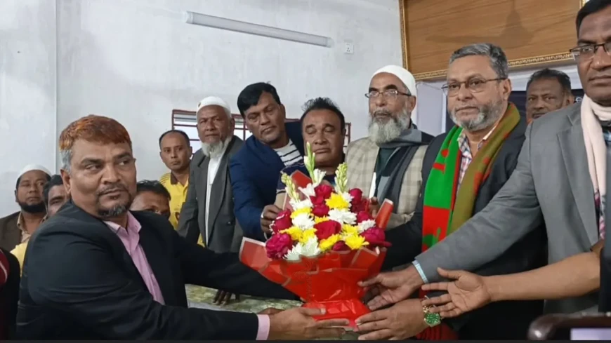 চাঁদপুরে দুই শতাধিক আওয়ামী লীগ নেতাকর্মীর বিএনপিতে যোগদান