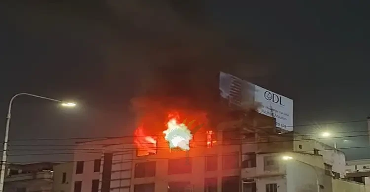 রাজধানীর বনানীতে পাঁচতলা ভবনে অগ্নিকাণ্ড