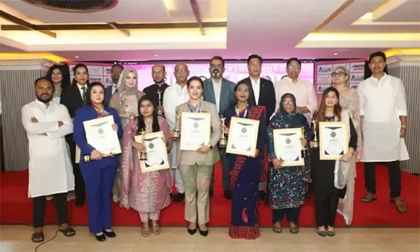 এটিজেএফবি এভিয়েট্যুর উইমেন্স আইকন অ্যাওয়ার্ড পেলেন ১০ নারী