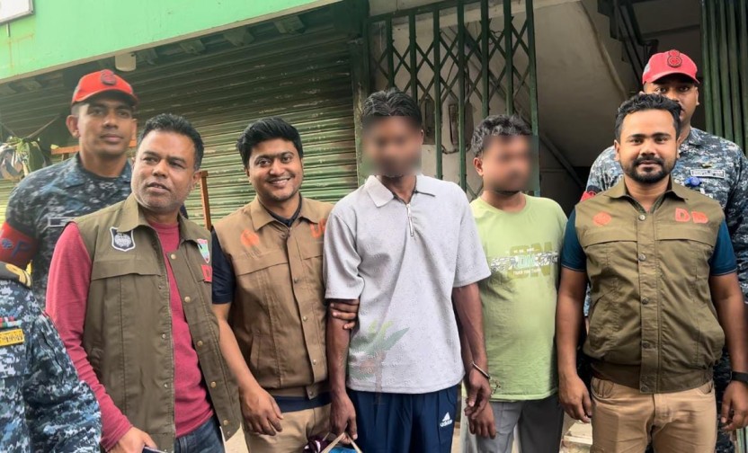 মনিরামপুরে আরিফ হত্যা মামলার সৎ বাবাসহ দুইজন আটক; চাপাতি উদ্ধার