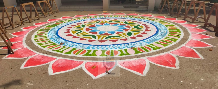 বর্ষবরণে রঙ-তুলিতে সেজেছে পাইকগাছা উপজেলা পরিষদ প্রাঙ্গন