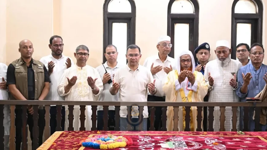 মওলানা ভাসানীর মাজার জিয়ারত করলেন প্রধানমন্ত্রী
