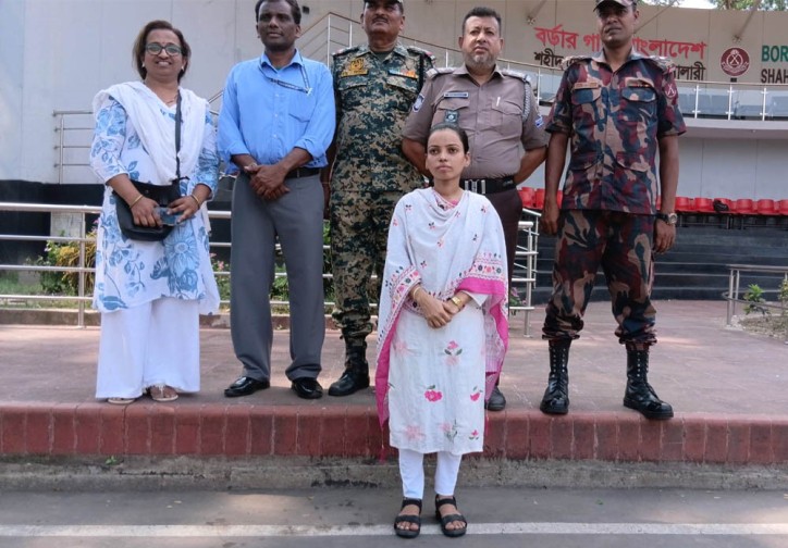 ভারতে পাচার হওয়া নারীকে বেনাপোল দিয়ে বাংলাদেশে ফেরত