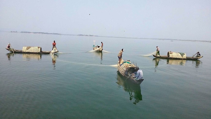 অভয়াশ্রমের সীমানায় নৌযান চলাচলে সতর্কতা ও মাছ ধরায় নিষেধাজ্ঞা